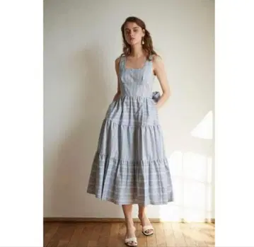 [새상품급] 에스테라 스트라이프 슬리브리스 롱 원피스