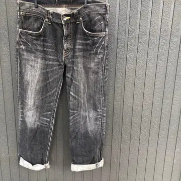 랭글러 데미지 가공 블랙 데님