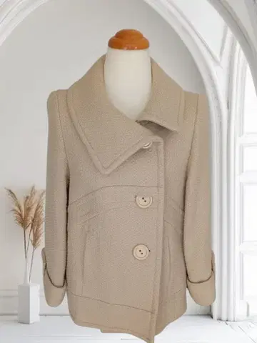 베이지 더블 버튼 코트