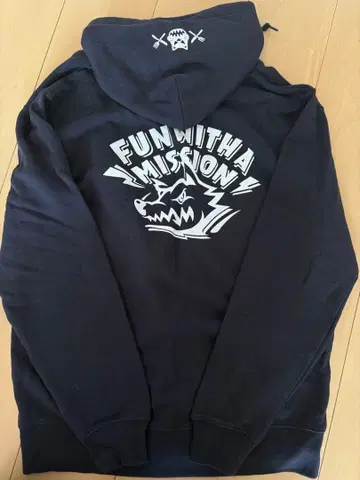 MAN WITH A MISSION 후드 부착 후드티 L 사이즈