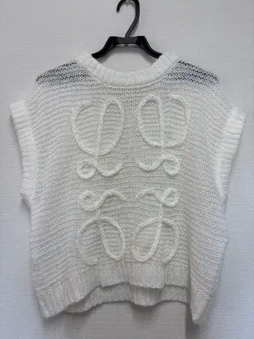 화이트 니트 베스트 노브랜드