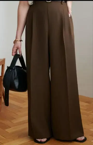 Discoat 욕심쟁이 2턱 와이드 팬츠 브라운 ML 사이즈
