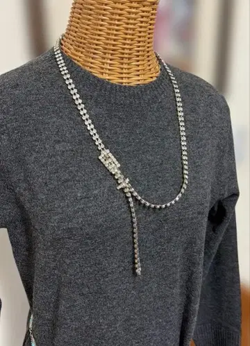 반짝반짝! 벨트형 크리스탈 장식 실버 롱 목걸이