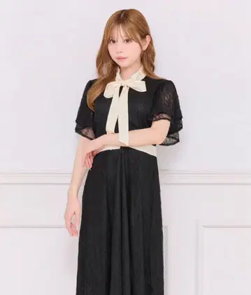 아프레 주르 배색 보타이 레이스 원피스