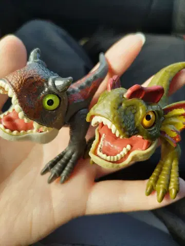 마텔 팝업 컬렉션 딜로포사우루스 카르노타우루스