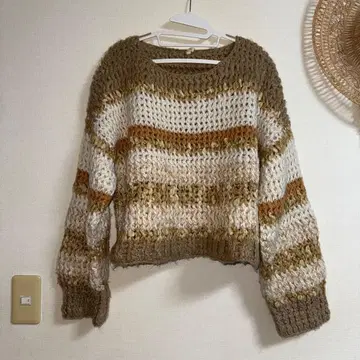 Ungrid 크롭 니트 스웨터 베이지 계열