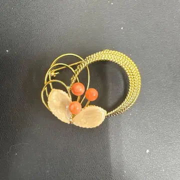 골드 꽃 모티브 브로치