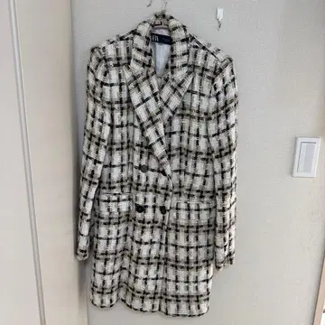 ZARA 테일러드 자켓 화이트 블랙 체크