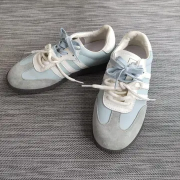 새상품급 2개 끈 바이컬러 컬러 더블 라인 스니커즈