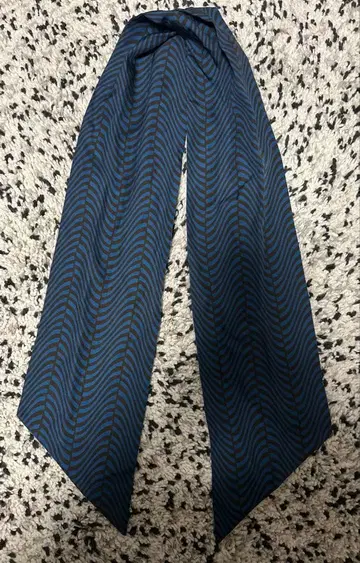 니키 유나이티드 애로우즈 스톨 넥타이