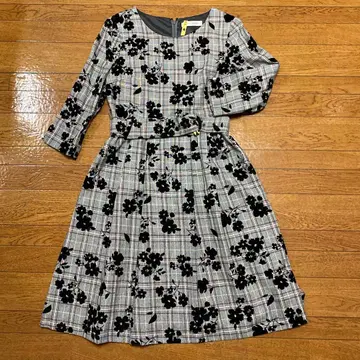 꽃무늬 체크 7부 소매 원피스