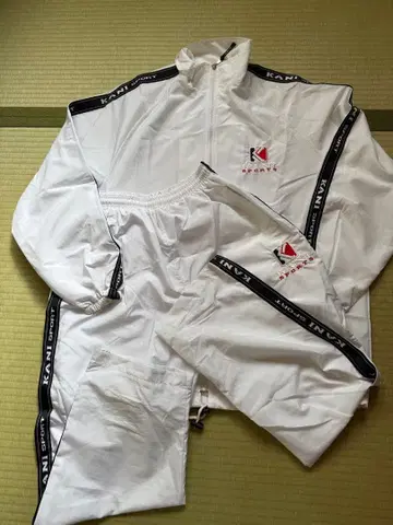 KANI SPORTS 화이트 나일론 셋업
