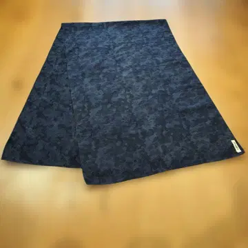 the Hill-side 네이비 카모플라쥬 스톨