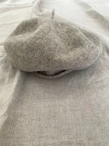 뷔르데사봉 밑단 베레모 odds