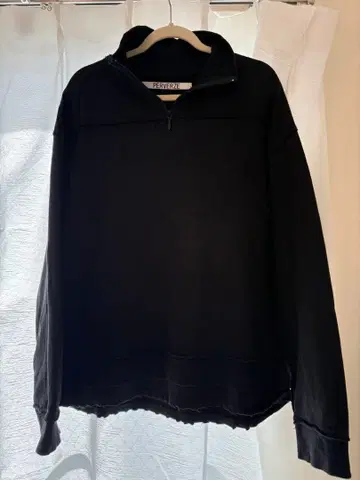 PERVERZE 퍼버즈 하프 지퍼 트레이닝복