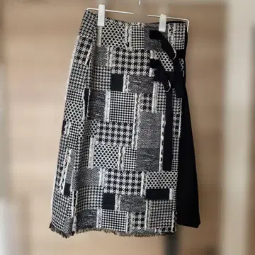 UNITED TOKYO 이소재 믹스 랩스커트