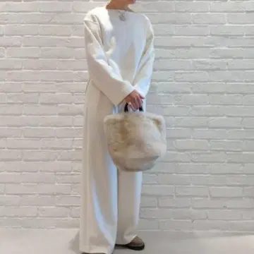 24aw 갤러리 바이 밀드 스무스 울 와이드 슬리브 풀오버 화이트