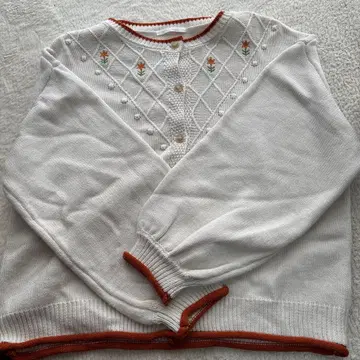 자수 장식 화이트 니트 가디건