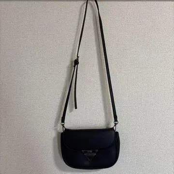 GYDA 블랙 숄더백