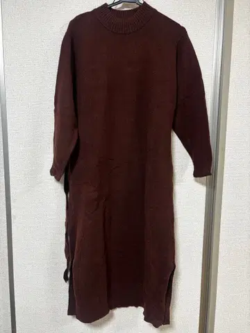 다크 브라운 긴팔 니트 원피스