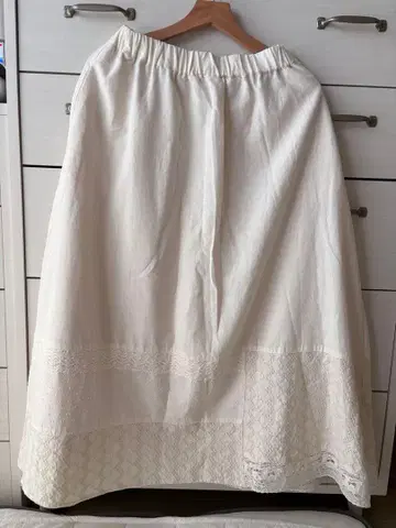 sm2 사만사 모스모스 밑단 레이스 팩워크 플레어 스커트 미사용 새상품