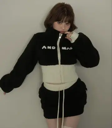 andmary Flurry zip up jacket black