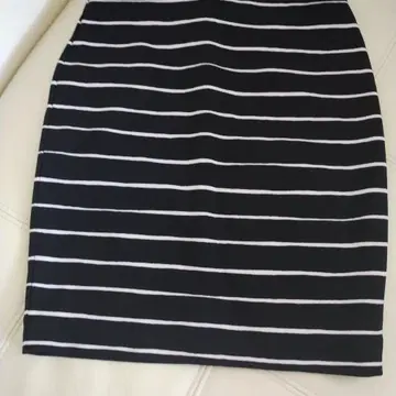 BANANA REPUBLIC 스트라이프 타이트 스커트 사이즈 6