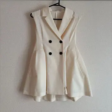 COCO DEAL 코코딜 T/R 페플럼 자켓 이번 시즌