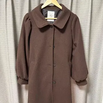 MAJESTIC LEGON 걸리시 볼륨 스텐 코트 (브라운)