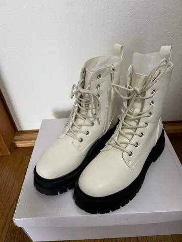 repipi armario 화이트 부츠 통굽 밀리터리 사이즈 M