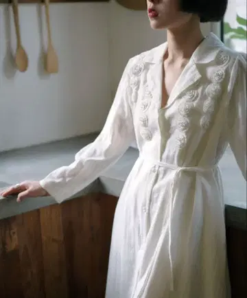 Song forest 자수 포함 화이트 롱 원피스