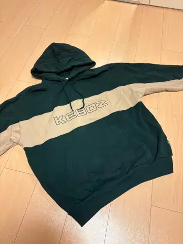 KEBOZ 후드티 다크 그린/베이지