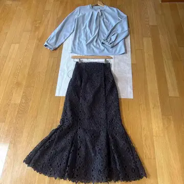 셀포드의 레이스 머메이드 스커트와 루일 에 부티크의 블라우스 세트