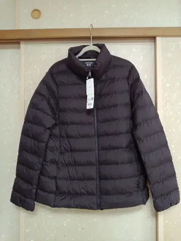새상품 UNIQLO 퍼프 테크 자켓 M 사이즈 다크 브라운