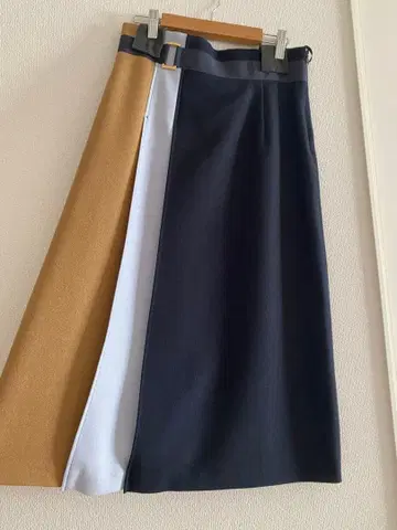 미사용 새상품 인디비 스커트