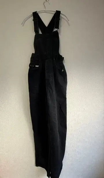 시시쿠이 블랙 점프수트 모모치하루