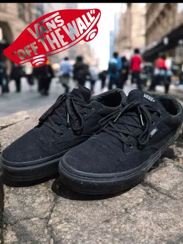 VANS 블랙 스니커즈 오센틱? 에라?