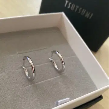 쥬얼리 츠츠미 플라티나 P900 후프 귀걸이 박스 포함