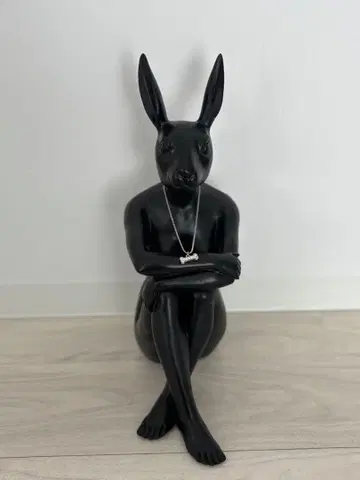 KARE 갱스터 토끼 데코 피규어