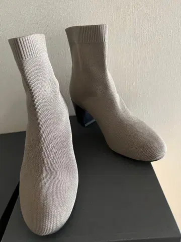 삭스 부츠 24cm 그레이 니트 소재