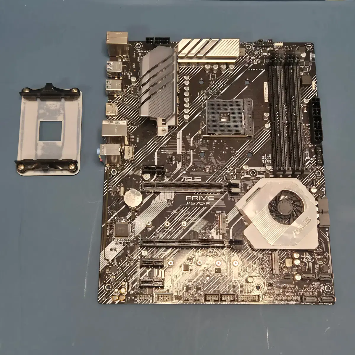 Selling Asus PRIME X570-P AMD Ryzen board.