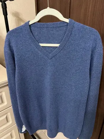 캐시미어 파랑 V넥 니트 스웨터 사이즈 120