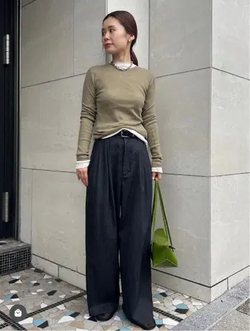 STUNNING LURE r 캐시미어 리브 풀오버 카키 사이즈 M 새상품