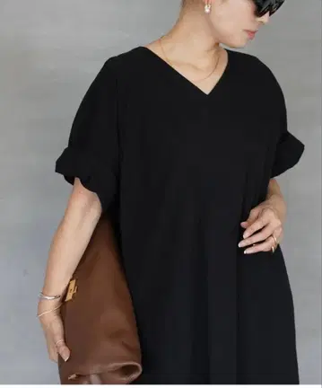 CELERI V넥 원피스