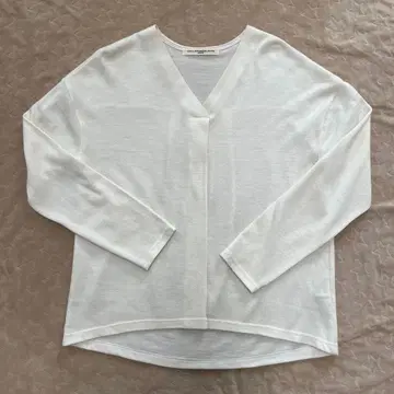 GALLARDA GALANTE V넥 니트