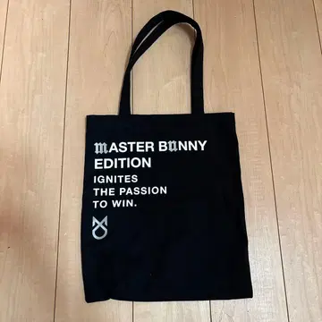 MASTER BUNNY EDITION 우에다 모모코 콜라보 에코백