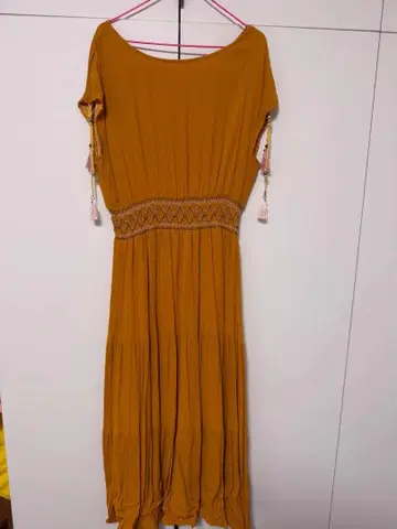 오프숄더 머스타드 롱 원피스