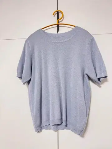 라이트 블루 반팔 니트 스웨터