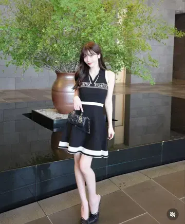 Riu 슬리브리스 니트 폴로 드레스 블랙