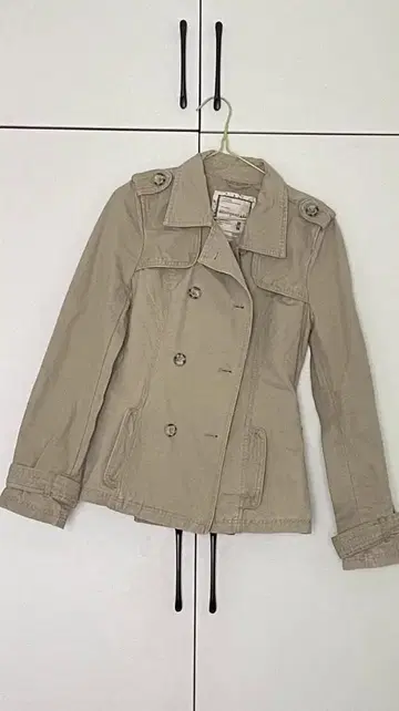 베이지 더블 브레스트 밀리터리 자켓